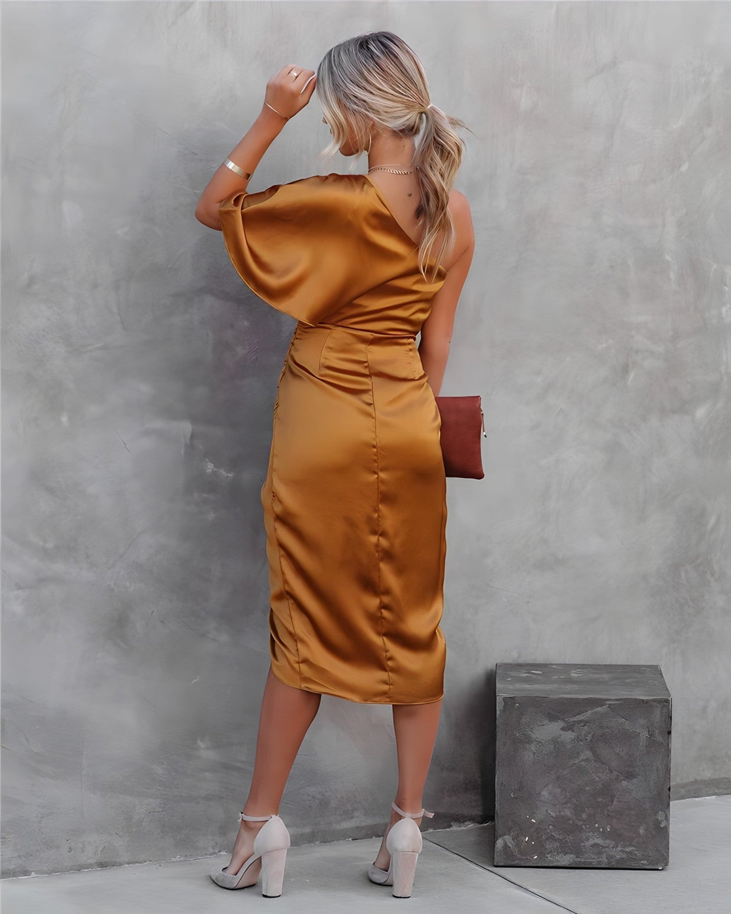 Iconic | Luxuriöses Seidenabendkleid